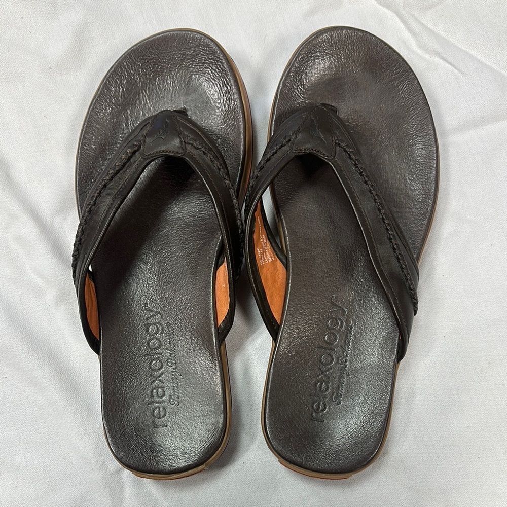 Tommy Bahama Black Sandals Classic Thong Design
